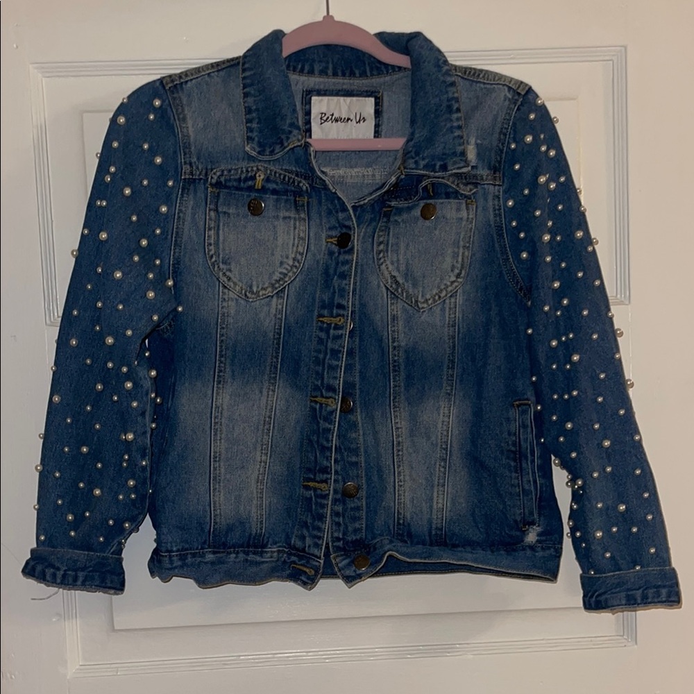 Blue Jean Jacket with Star Pattern and Classic Design
